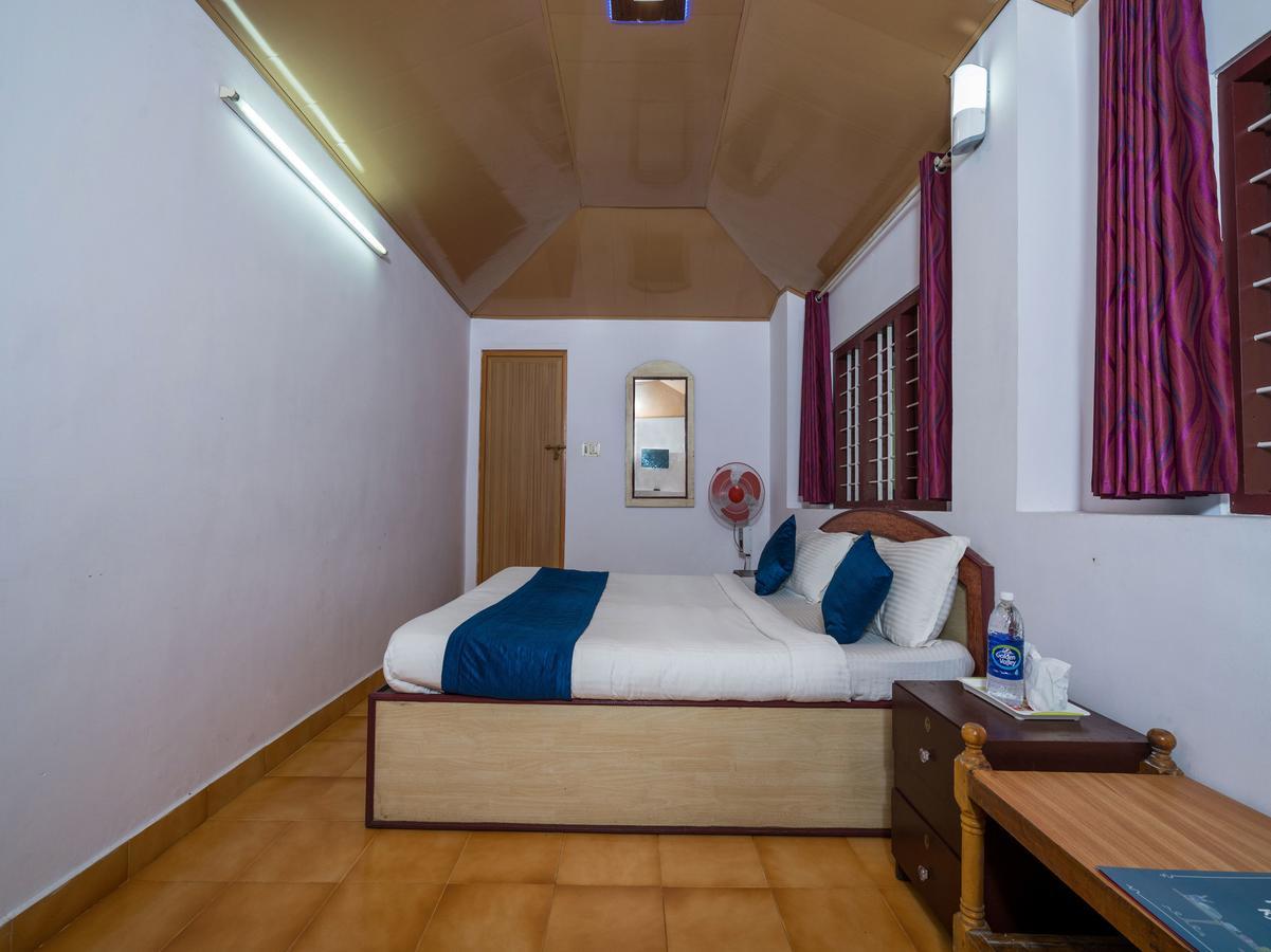 Oyo 10262 Hotel Munnar Rock Exterior photo