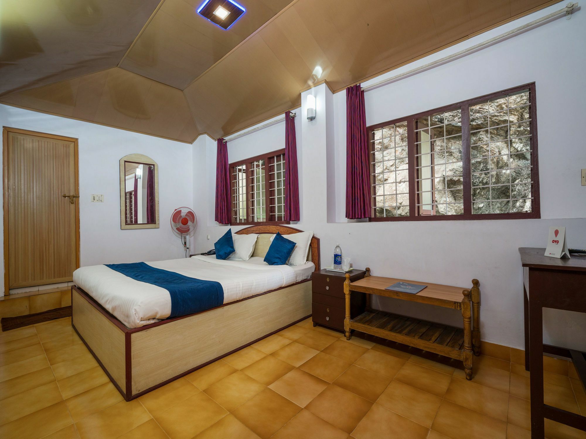 Oyo 10262 Hotel Munnar Rock Exterior photo