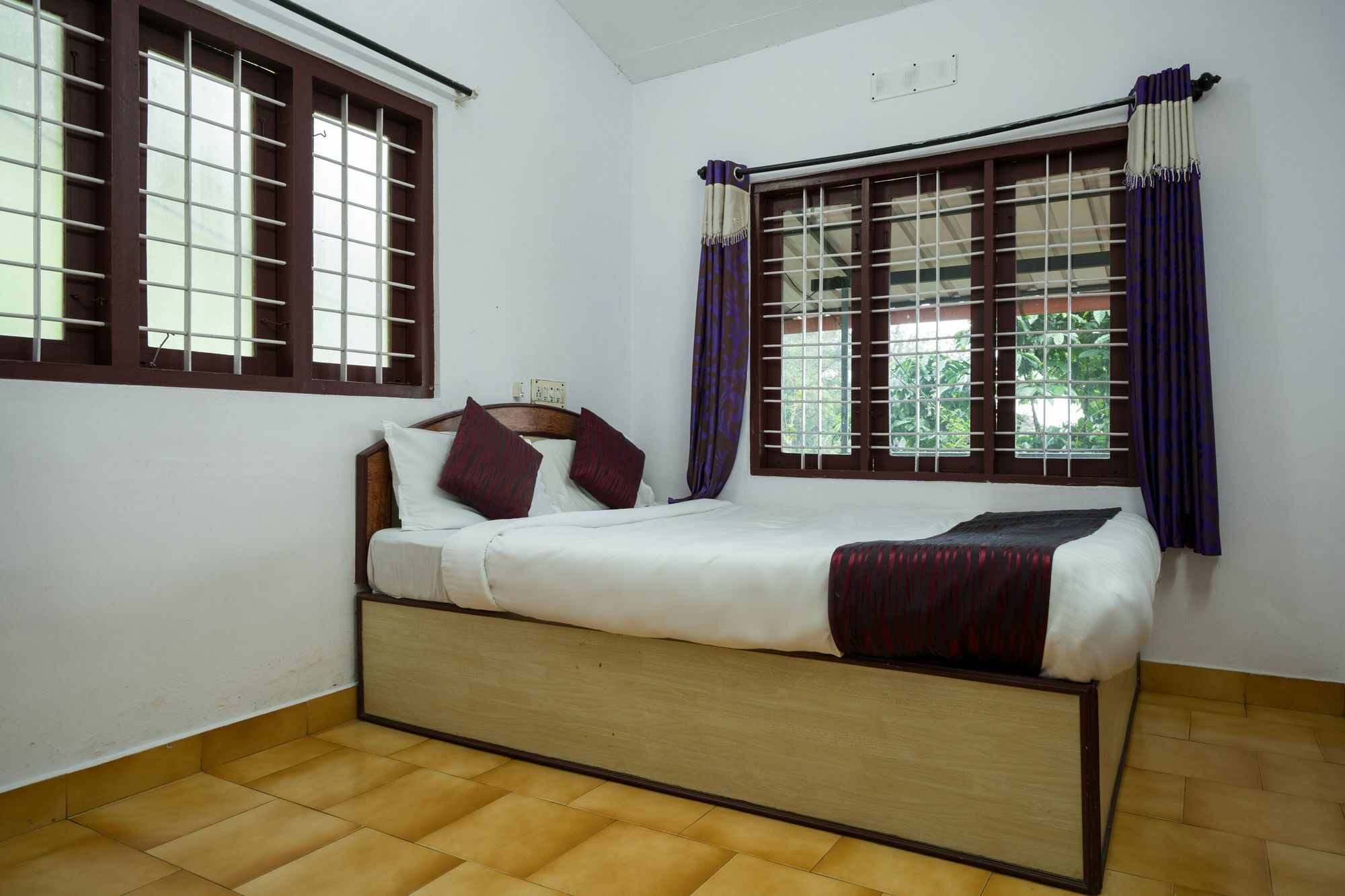 Oyo 10262 Hotel Munnar Rock Exterior photo