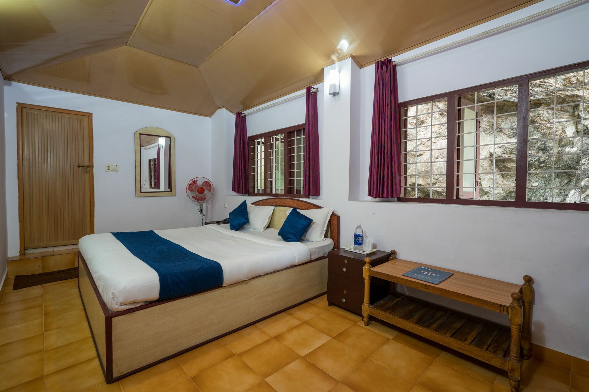 Oyo 10262 Hotel Munnar Rock Exterior photo