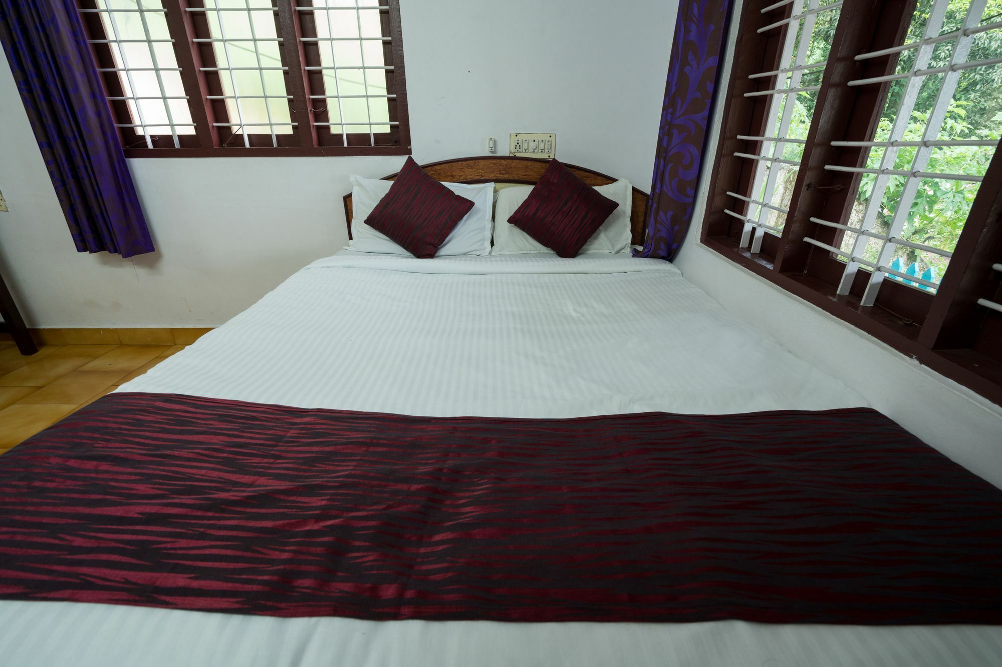 Oyo 10262 Hotel Munnar Rock Exterior photo
